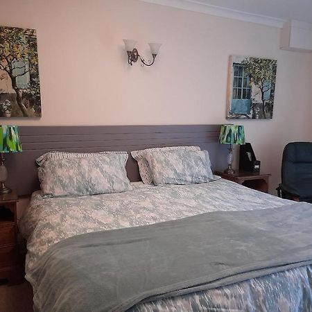 בורנמות' Coach House Cottage מראה חיצוני תמונה